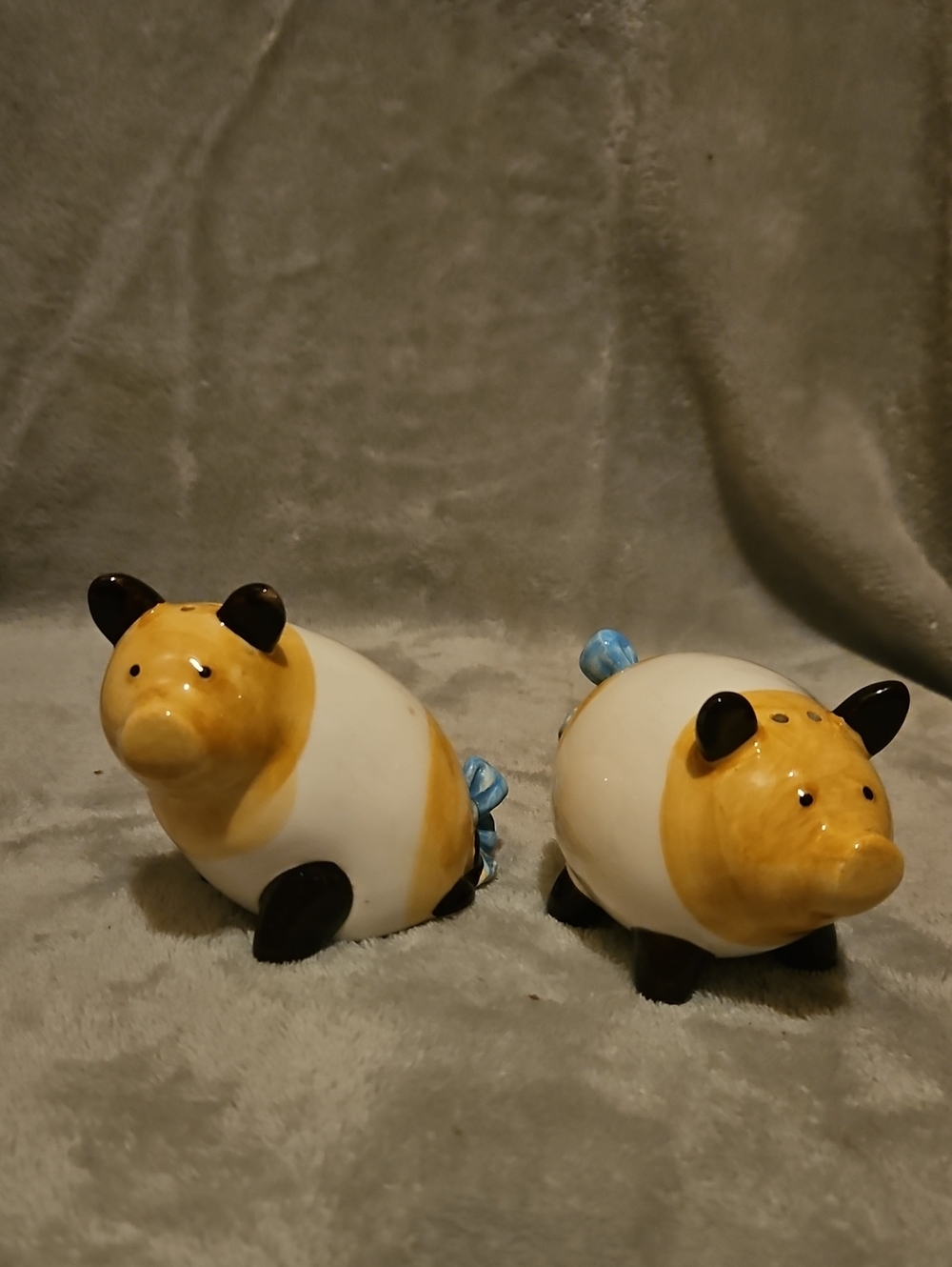 Ceramic Pig Salt and Pepper Shaker Set - White and Yellow